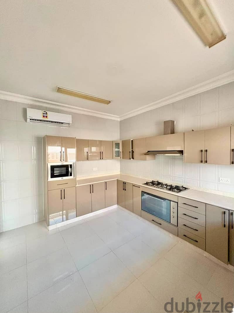 Spacious Villa for Rent – Al Mawaleh North 7