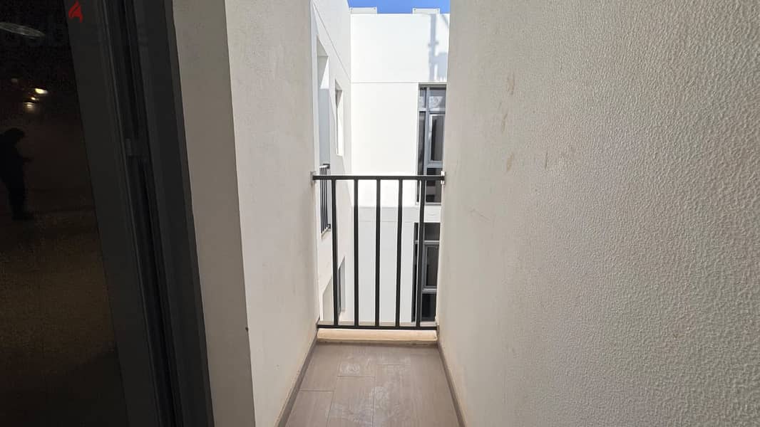 1 BR Cozy Apartment in Muscat Hills with Shared Amenities 13