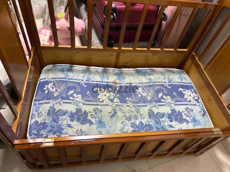 baby bed good condition 2