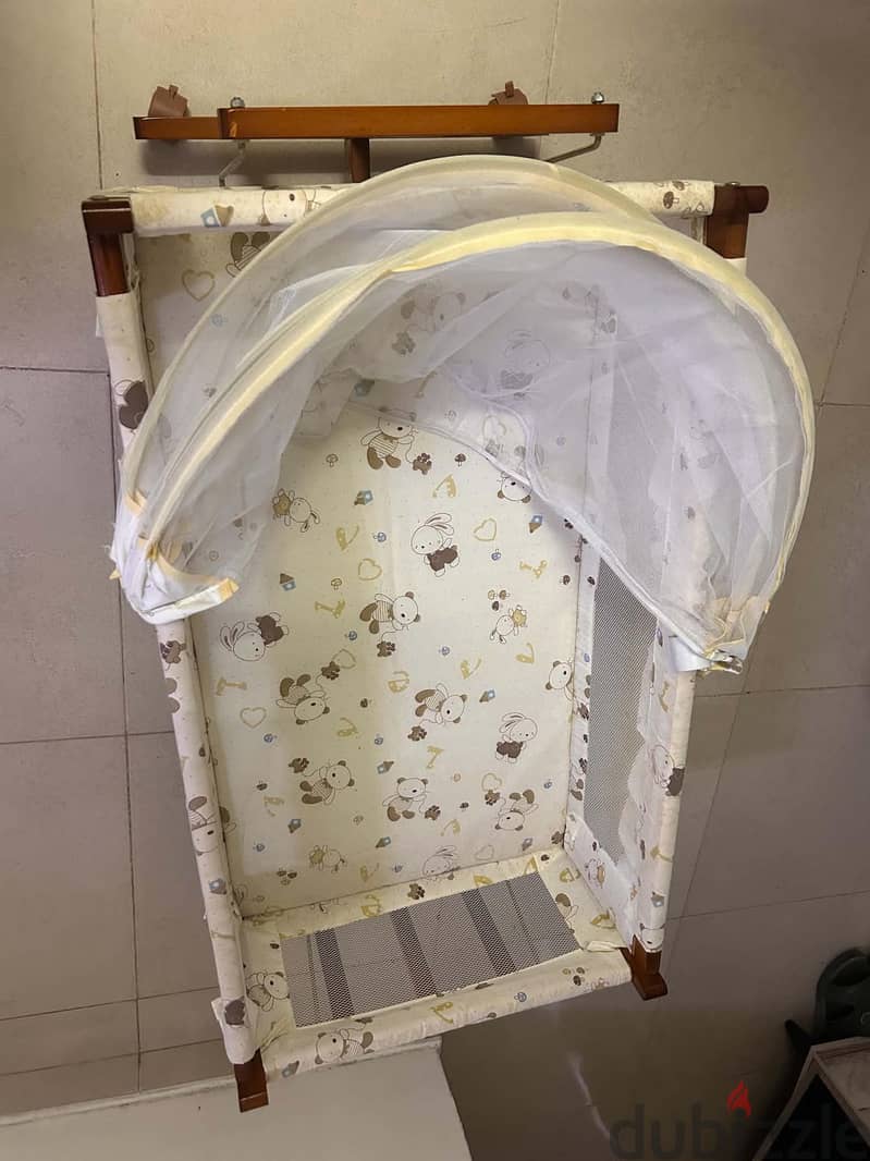 baby bed good condition 3
