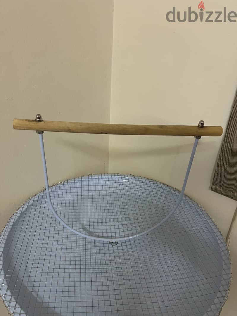 Bird stand 1