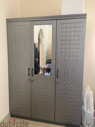 Three door wardrob