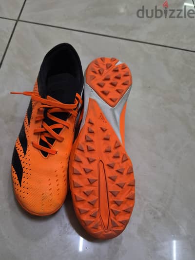 Adidas Predator  Foot ball shows 7RO