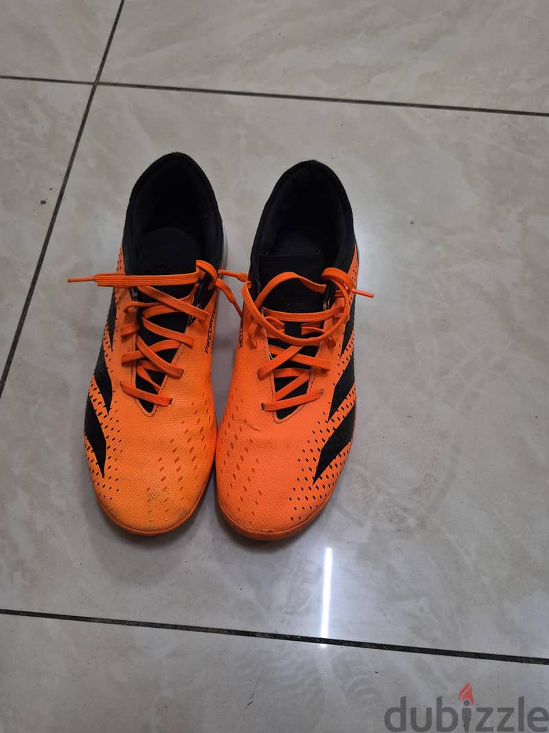 Adidas Predator  Foot ball shows 7RO 1