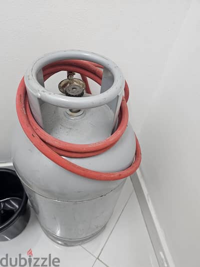 Gas Cylinder + Regulator + pipe
