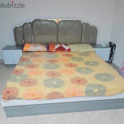 King-Size Bedroom Set – Excellent Condition