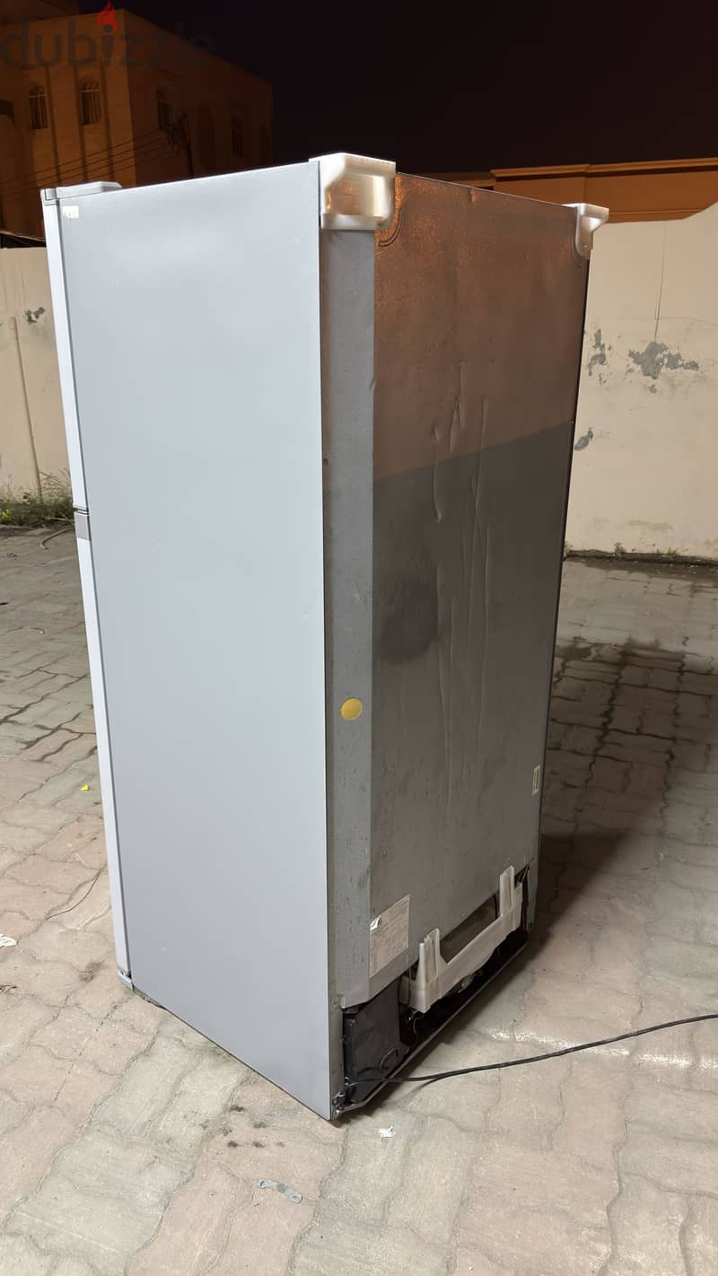 toshiba refrigerator big size like new 1