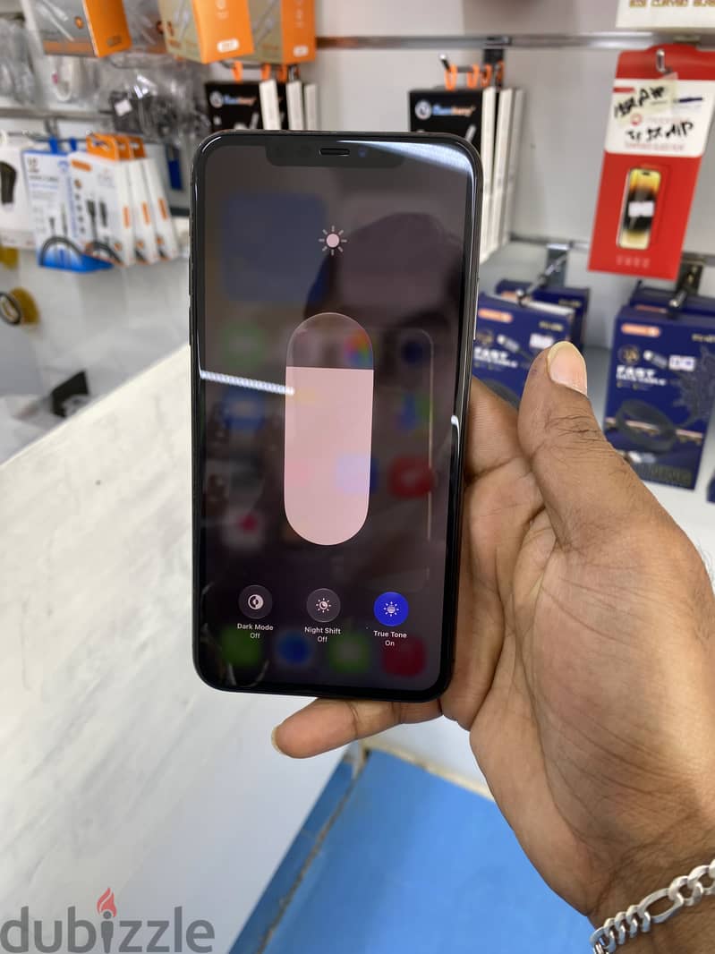 Apple - iPhone 11 Pro Max 3