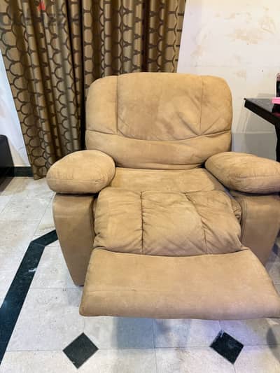 Recliner only for 25 ro