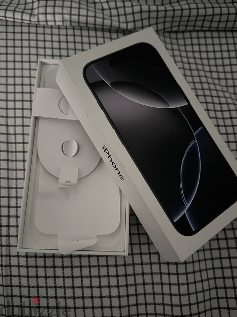 Apple - iPhone 16 Pro 256gb 1