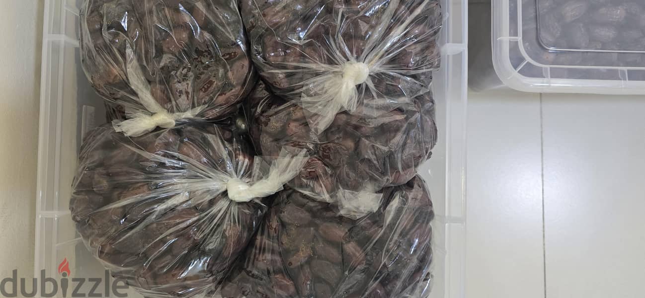 Premium Fresh Dates Direct from Our Family Garden. 4