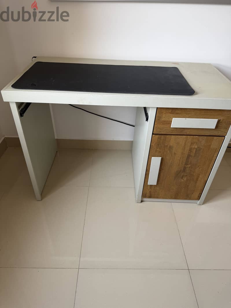Study desk length 120 cm width 60 cm height 80 cm 2