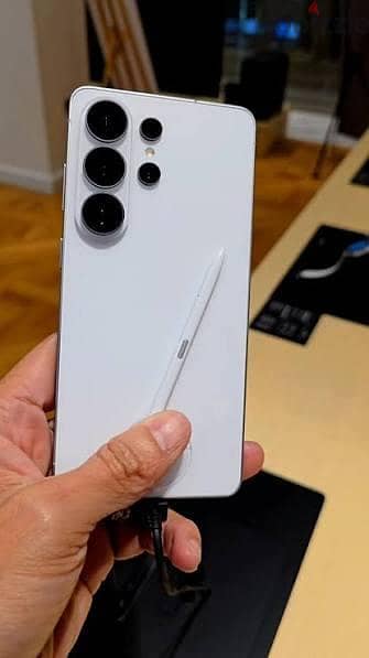 Samsung S26 Ultra Stunning White Colour 12 256 6