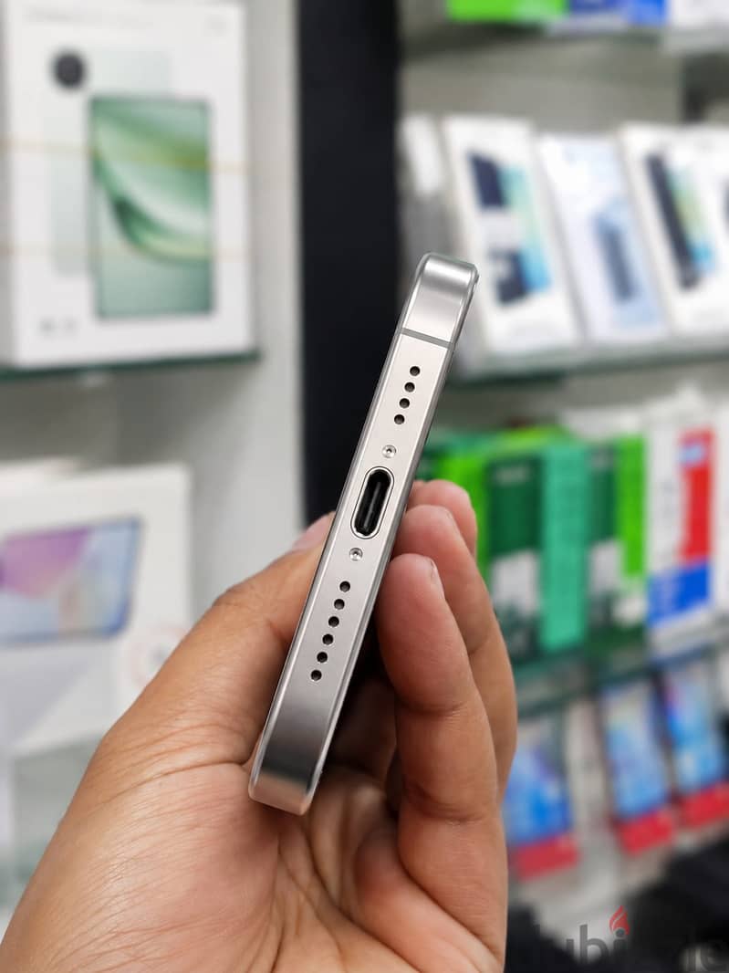 Used iPhone 15 Pro Max in Oman | 256GB Storage 3