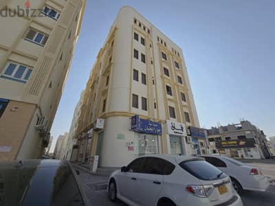 شقه للايجارالخوض السابعة قريبFLEX GYM/Apartment for rent in Al Khoudh 7, near Flex Gym.