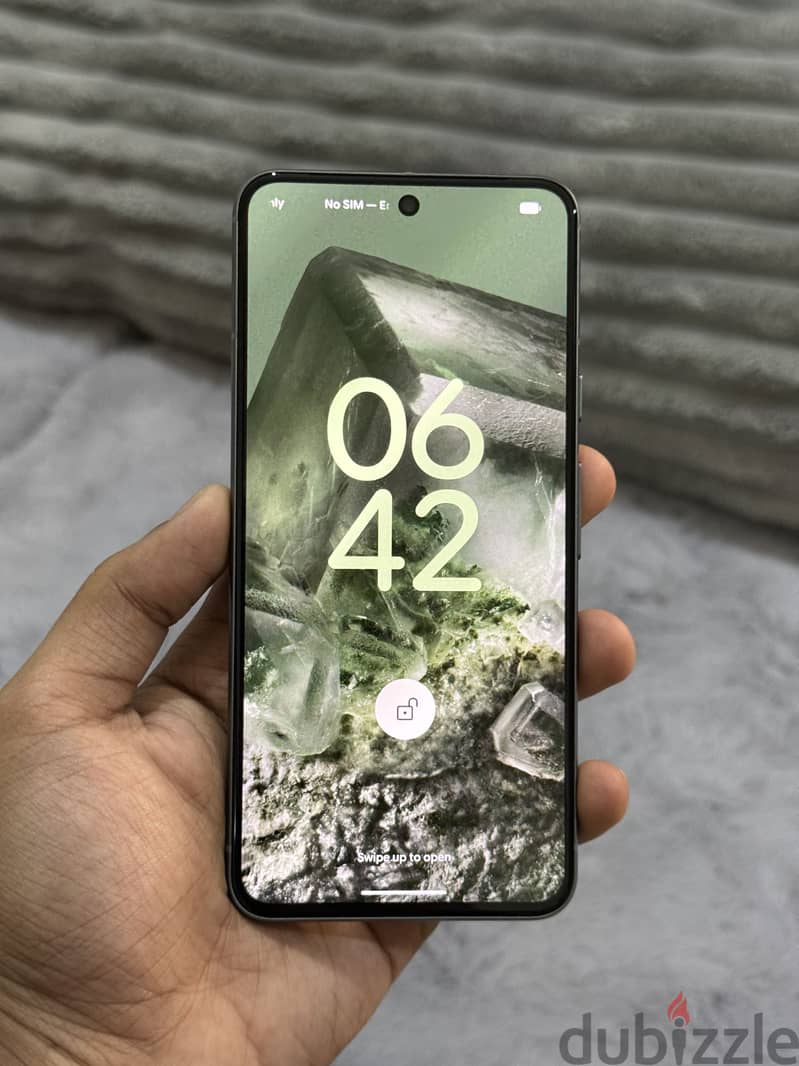 Google Pixel 8 like new condition. For sale or Exchange 1