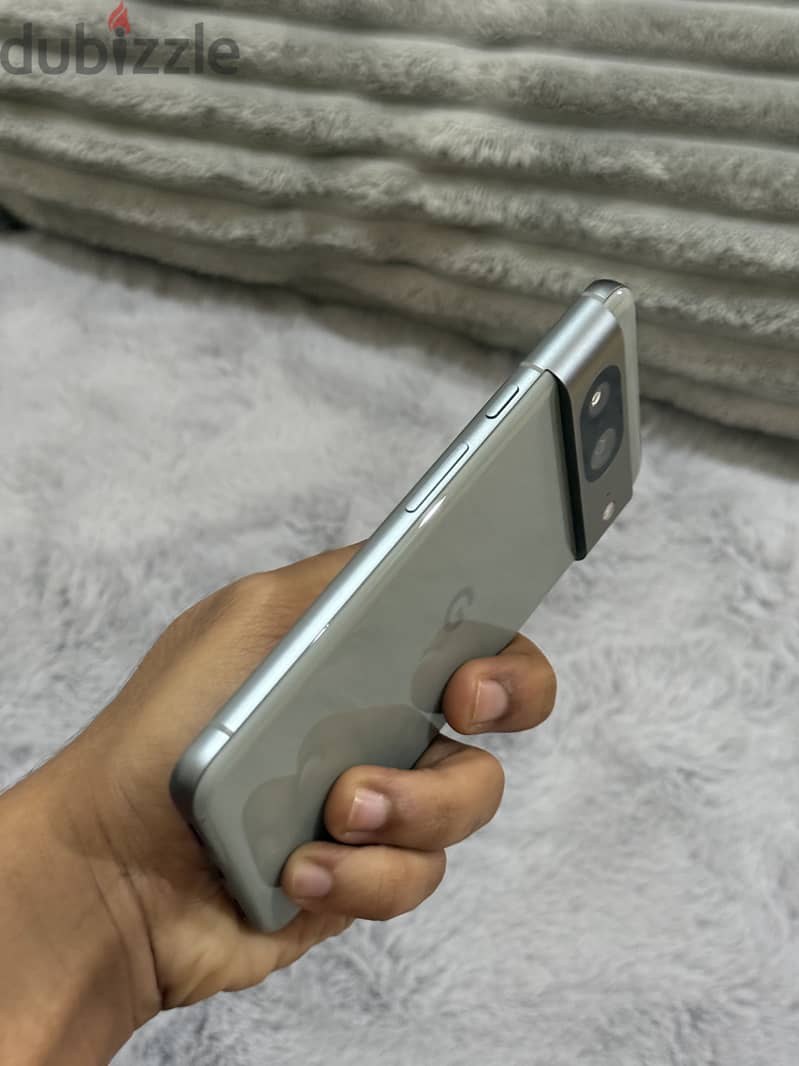 Google Pixel 8 like new condition. For sale or Exchange 4