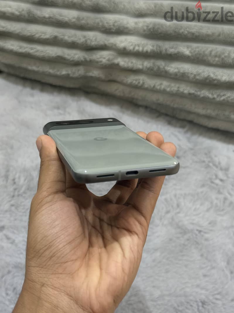 Google Pixel 8 like new condition. For sale or Exchange 5