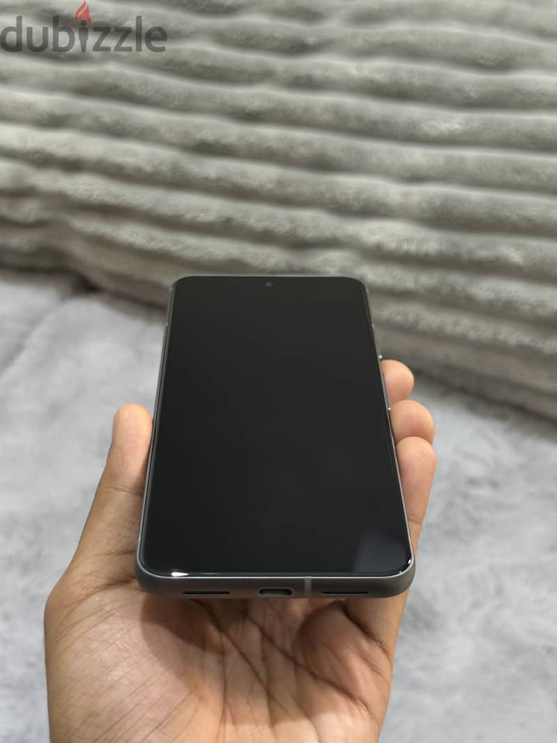 Google Pixel 8 like new condition. For sale or Exchange 6