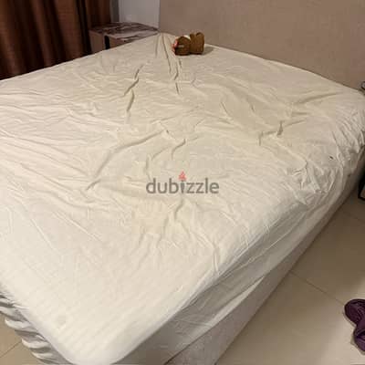 2 nos mattress in good condition RO 10 EACH PIECE