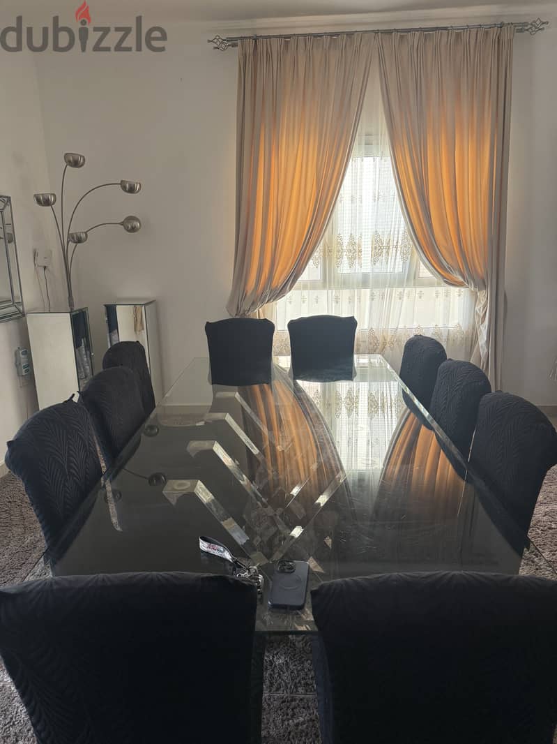 طاولة الطعام زجاجية 1