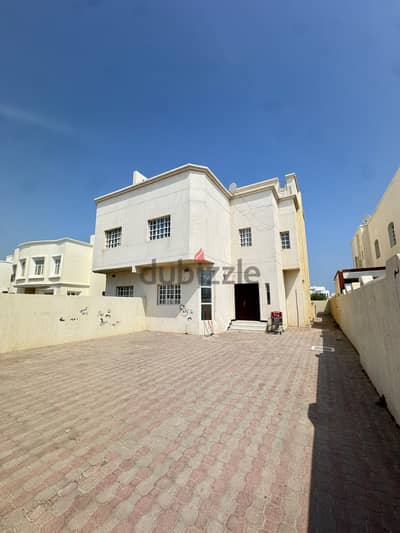 villa for rent in mawaleh/ فيلا للايجار في الموالح