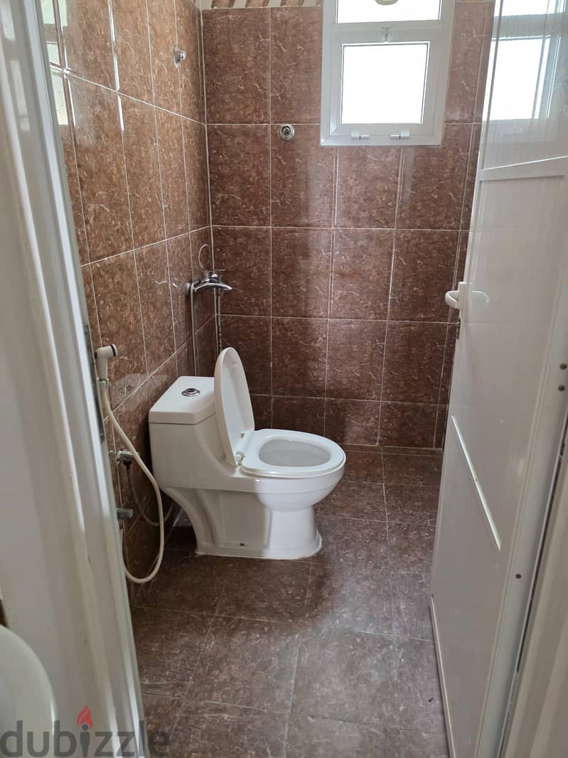 Spacious 3 BHK Flat for Rent in Al Hail North – Prime Location! 2