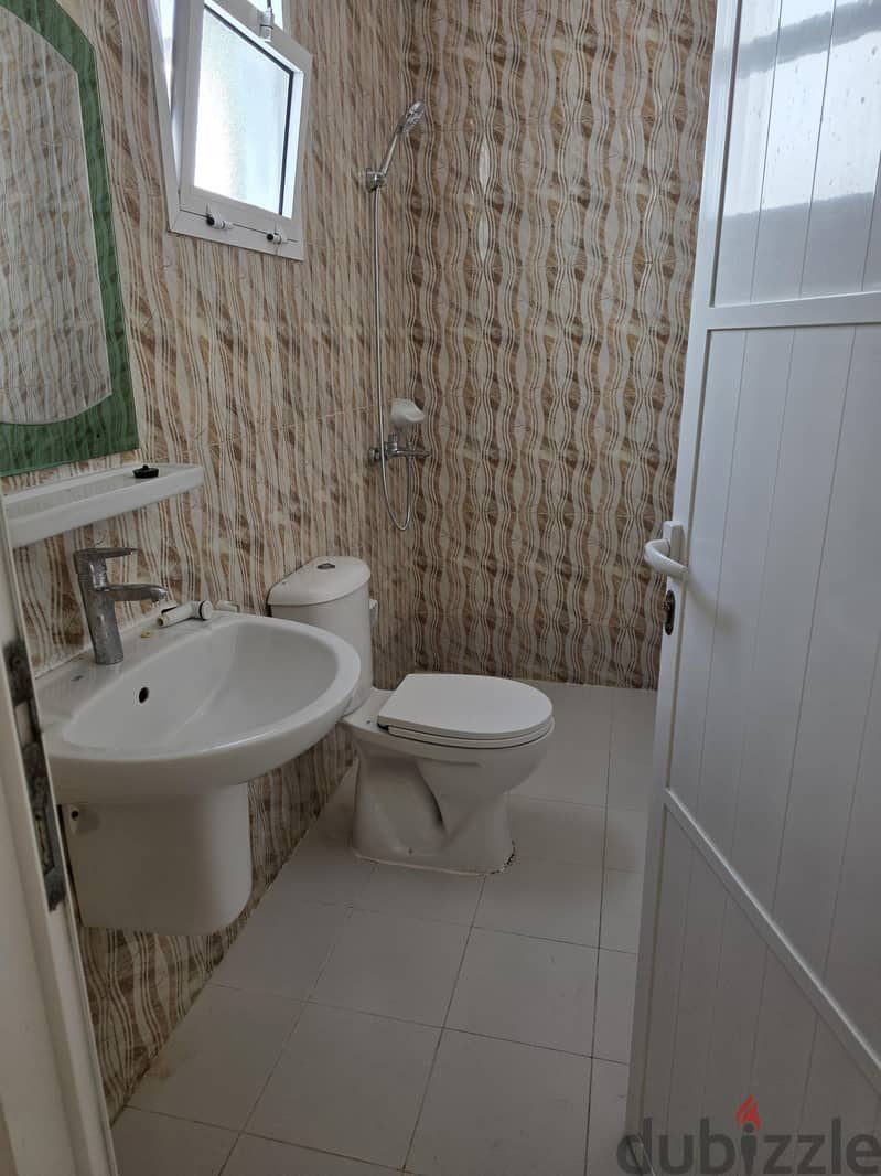 Spacious 3 BHK Flat for Rent in Al Hail North – Prime Location! 8