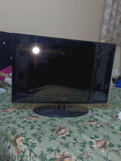 TCL LCD TV (32 inches)