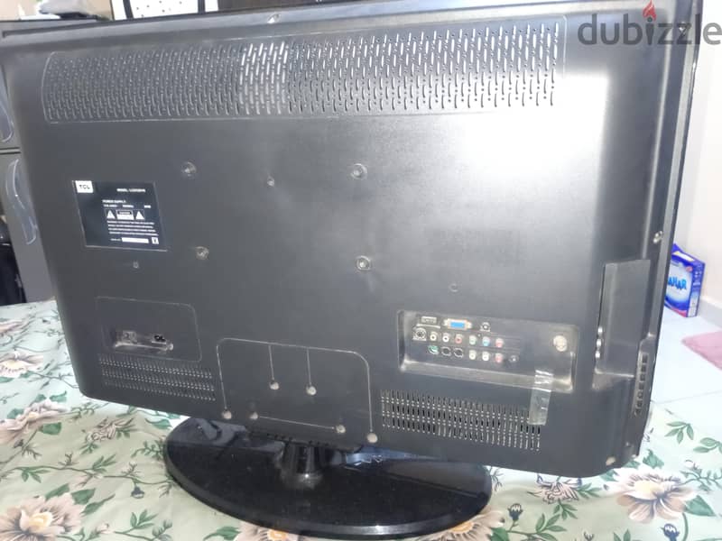 TCL LCD TV (32 inches) 1