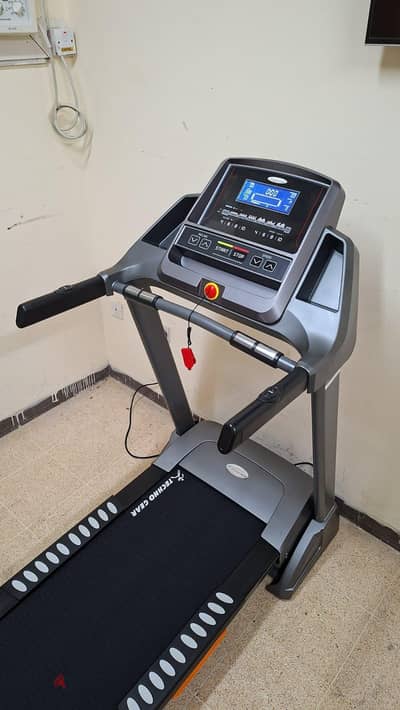 Treadmill 2.5 HP With Automatic Inclined Function(Can be Deliver also)