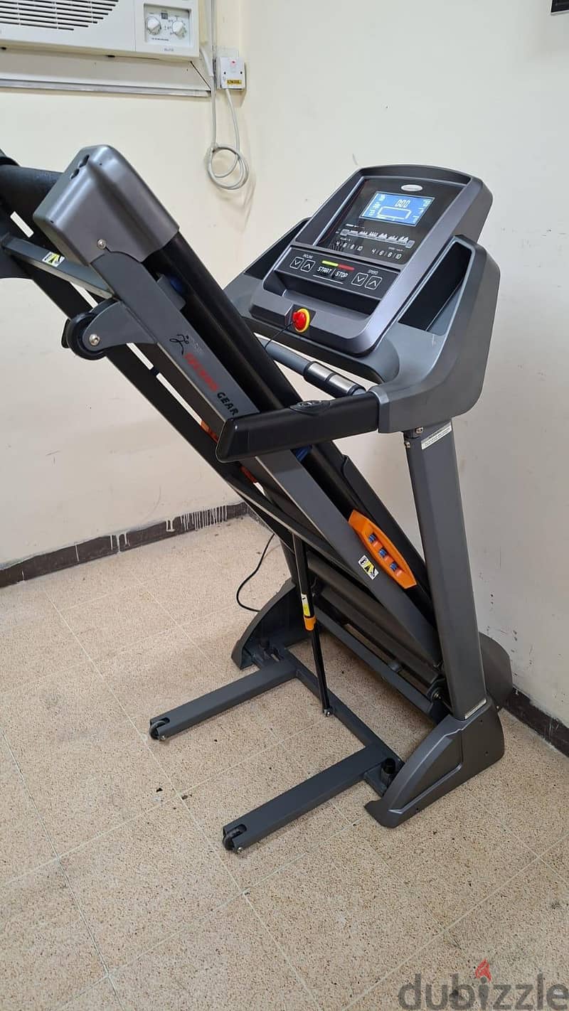 Treadmill 2.5 HP With Automatic Inclined Function(Can be Deliver also) 6