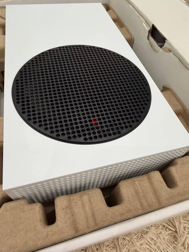 XBox series S with original box and all accessories 5