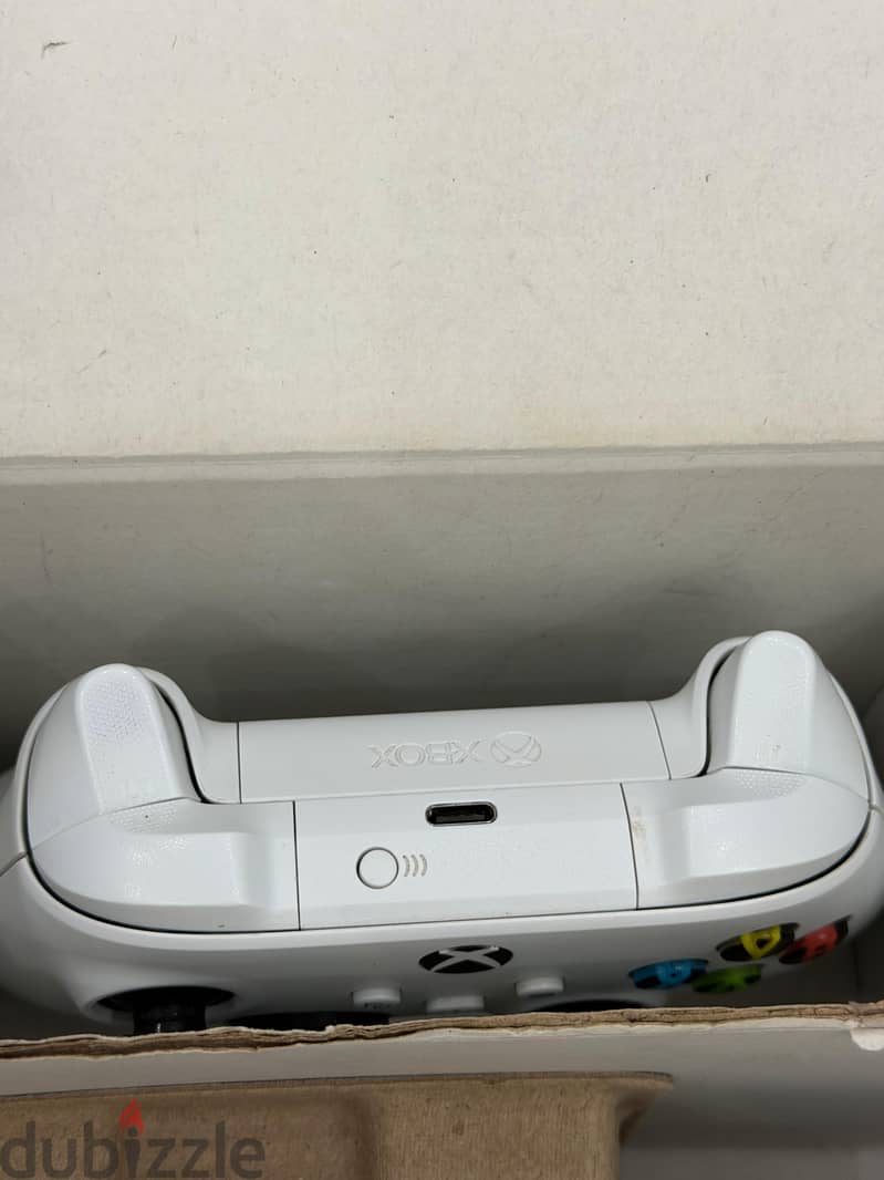 XBox series S with original box and all accessories 6