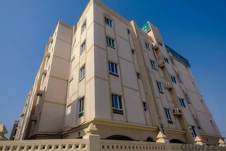 Spacious 2bhk Flat with Free Utilities & Communal Gas, Parking, & Gym nxt Radisson Blue Hotel