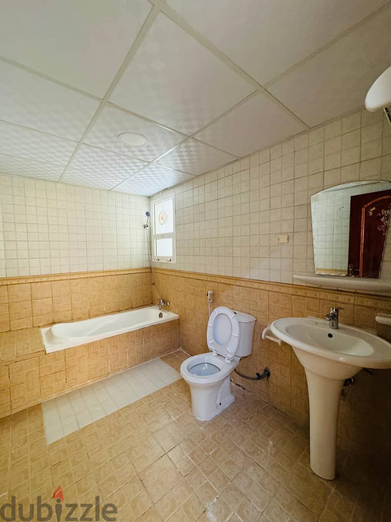 2 BHK apartments in al khuwair 33 (SA2G7G) 2