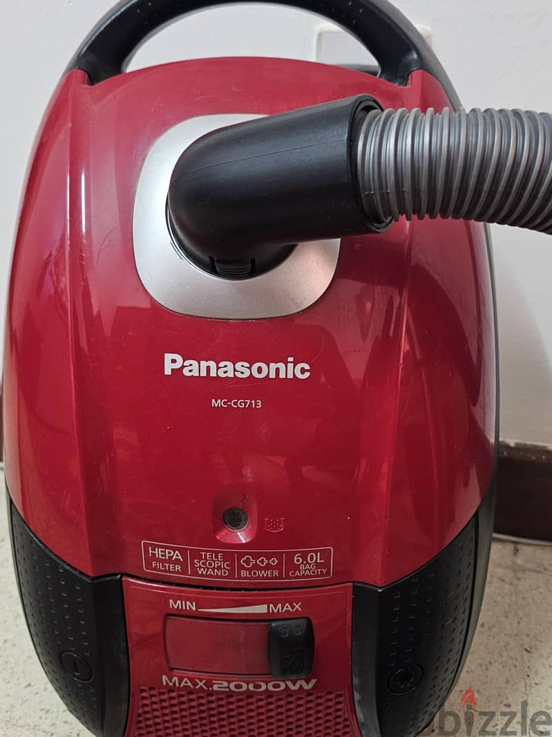 Panasonic MC-CG713 Vacuum Cleaner - 2000W, HEPA Filter, 6L Bag 1