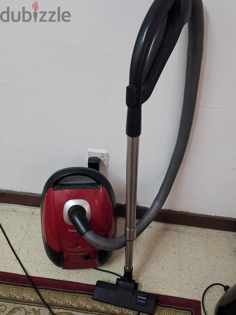 Panasonic MC-CG713 Vacuum Cleaner - 2000W, HEPA Filter, 6L Bag 2