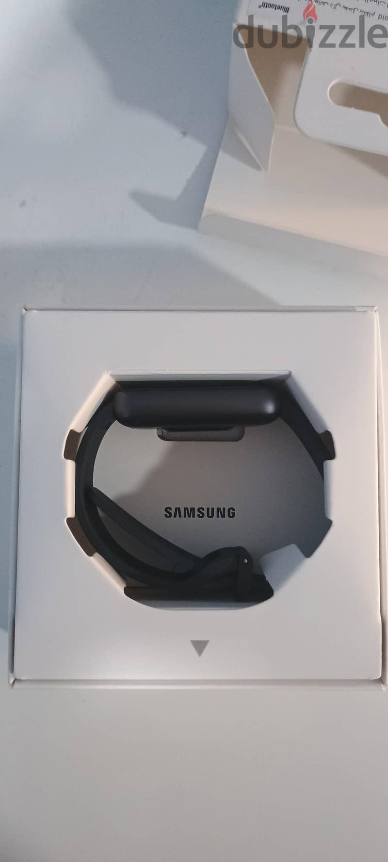 (قابل للتفاوض) ساعة samsung Galaxy fit 3 نظيفة جدا مع كل الملحقات 1
