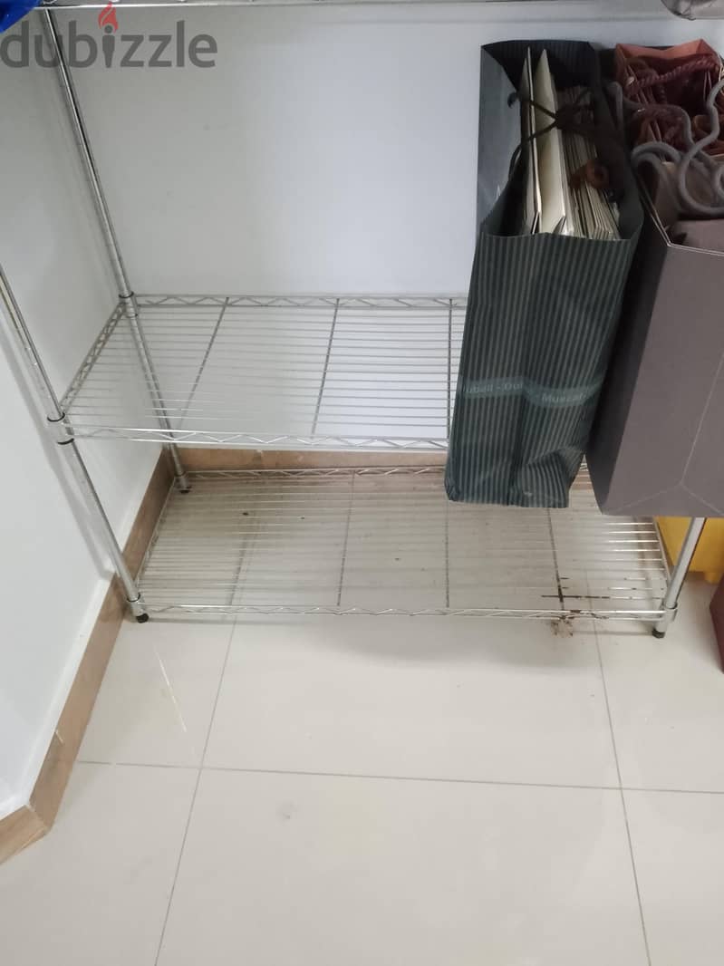 stanless steel metal shelves  4 slelves big ones and wides 4