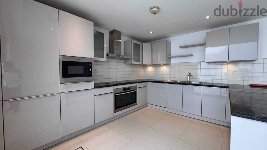 3 BR + 1 Maid’s Room Modern Courtyard Villa in Al Mouj 4