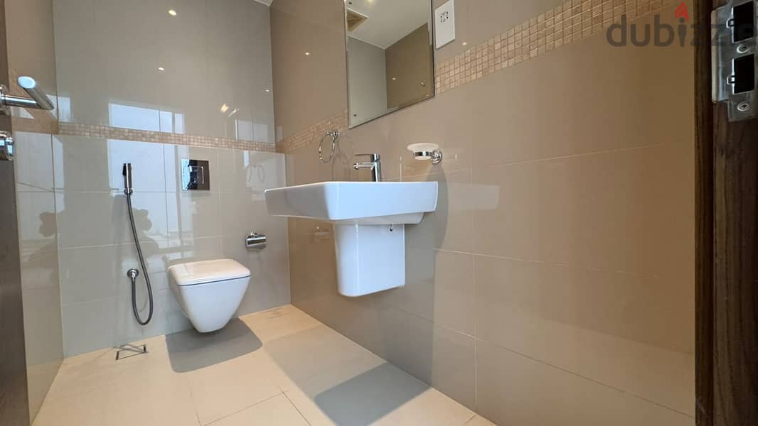 3 BR + 1 Maid’s Room Modern Courtyard Villa in Al Mouj 10