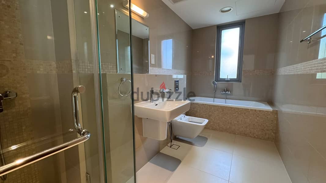 3 BR + 1 Maid’s Room Modern Courtyard Villa in Al Mouj 15