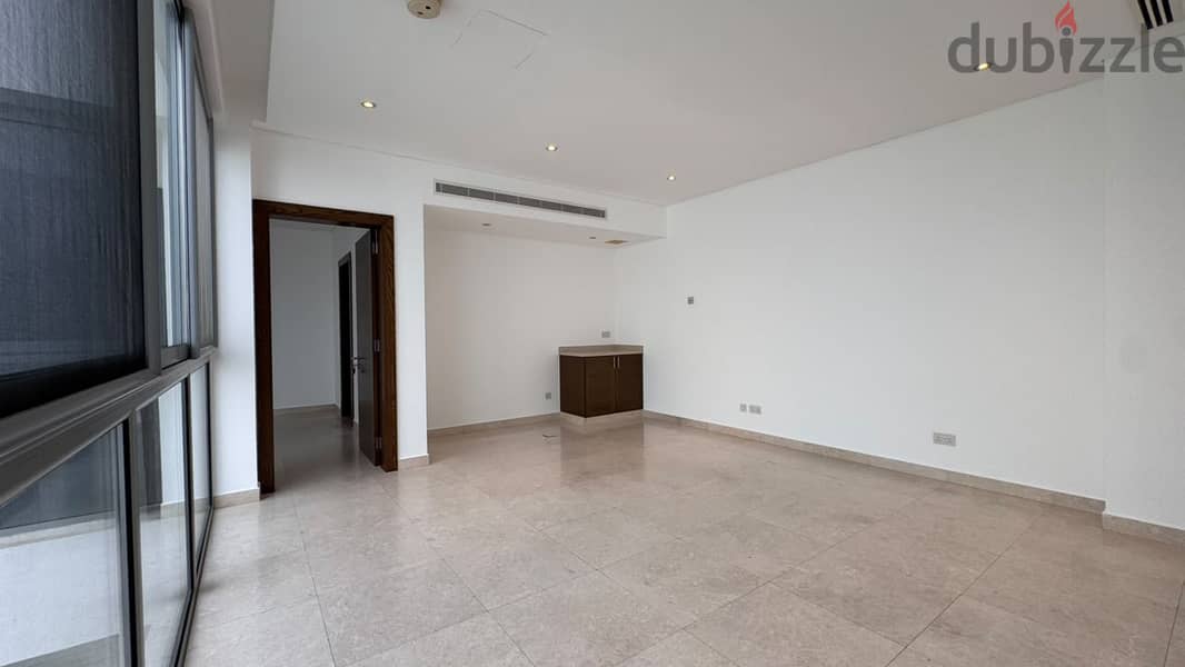 3 BR + 1 Maid’s Room Modern Courtyard Villa in Al Mouj 17