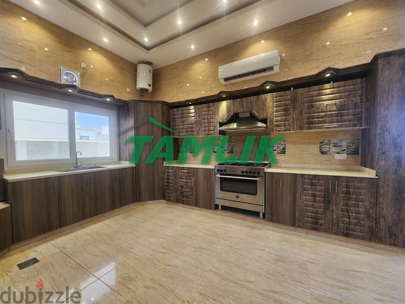 Furnished 5 Bedroom Villa for Rent in Maabila | REF 799MC 8