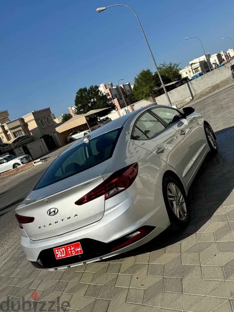 Hyundai Elantra for rent 2