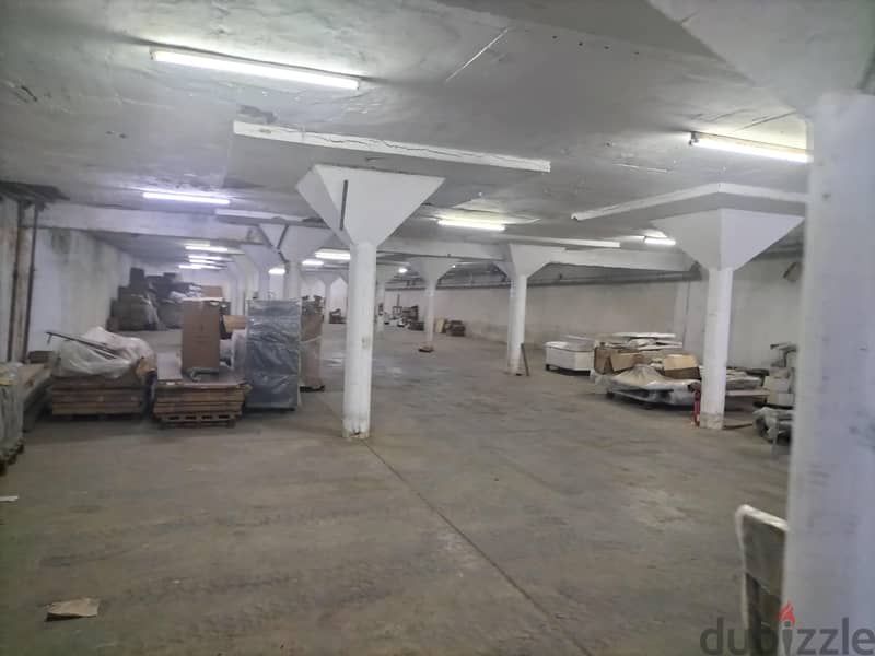 700 SQ meter warehouse for rent in wadi kabir 8