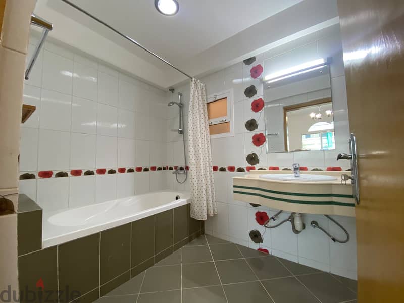 RAZV9109-Five bedroom villa, Azaiba 10