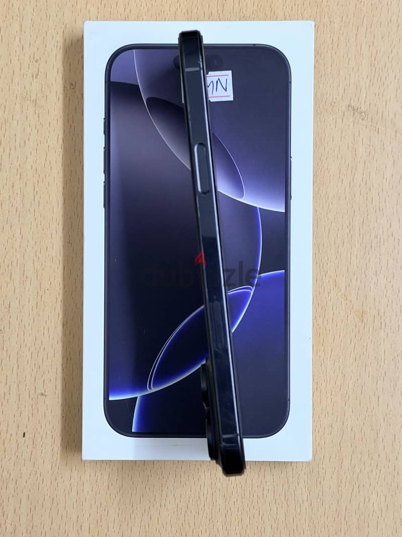 Apple 16 Pro Max 256 GB - Black Titanium 3