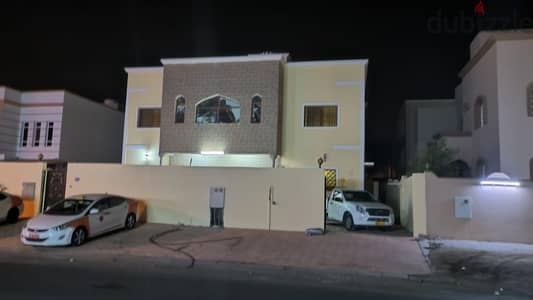 للإيجار فيلا في المعبيلة الثامنة